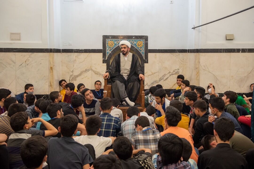  میزبانی مسجد گوهرشاد از ۶۰۰ دانش‌آموز معتکف 