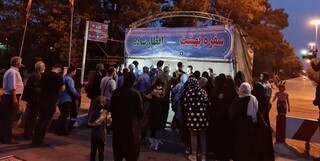بیش از ۳۰ هزار بسته افطاری ساده میان زائران بهشت حضرت زهرا(س) توزیع شد