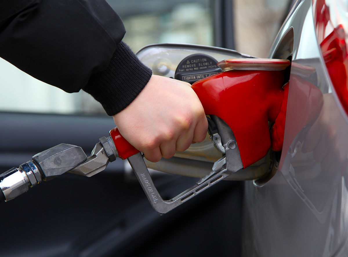 هیچ بحثی درباره افزایش قیمت بنزین در کشور مطرح نیست