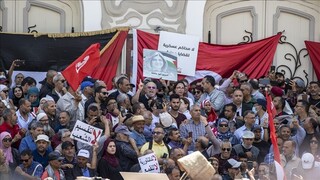 هزاران نفر علیه رئیس جمهوری تونس تظاهرات کردند