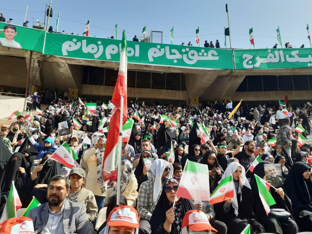 اجتماع ۱۰۰ هزار نفری «سلام فرمانده» در ورزشگاه آزادی تهران آغاز شد +عکس