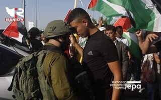 به چالش کشیدن سرباز اسرائیلی +عکس