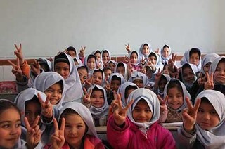 واکسیناسیون دانش آموزان اجباری نیست/ با مدارس متخلف برخورد می‌شود