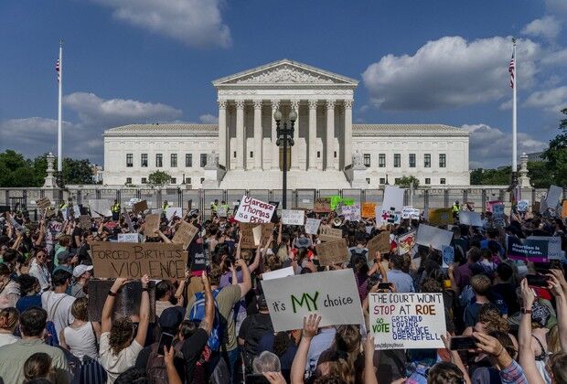  آغاز موج تازه اعتراضات در آمریکا بعد از حکم تاریخی لغو قانون سقط جنین