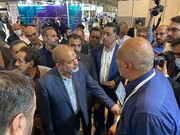 بازدید وزیر کشور از غرفه آستان قدس رضوی در نمایشگاه شهر هوشمند