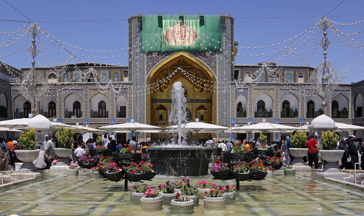 تزئین حرم امام رضا (ع) با ۲۳۰ هزار شاخه گل