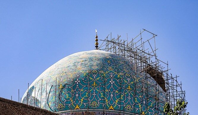 اعتراض به مرمت فاجعه‌آمیز و تخریب بافت شیراز و مسجد امام