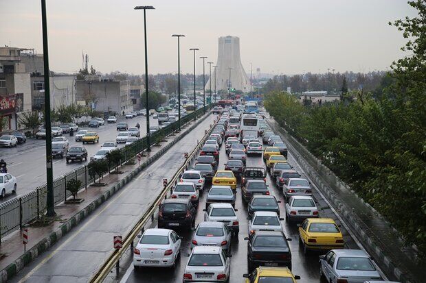 ترافیک صبحگاهی تهران پرحجم اما روان است
