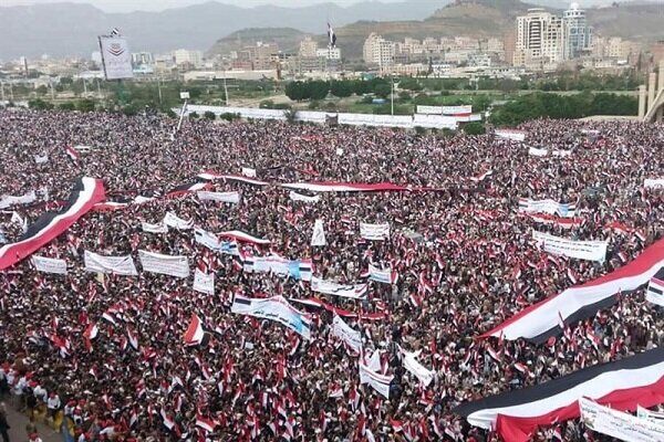 راهپیمایی بزرگ به مناسبت سالروز «فریاد در مقابل مستکبران» در یمن