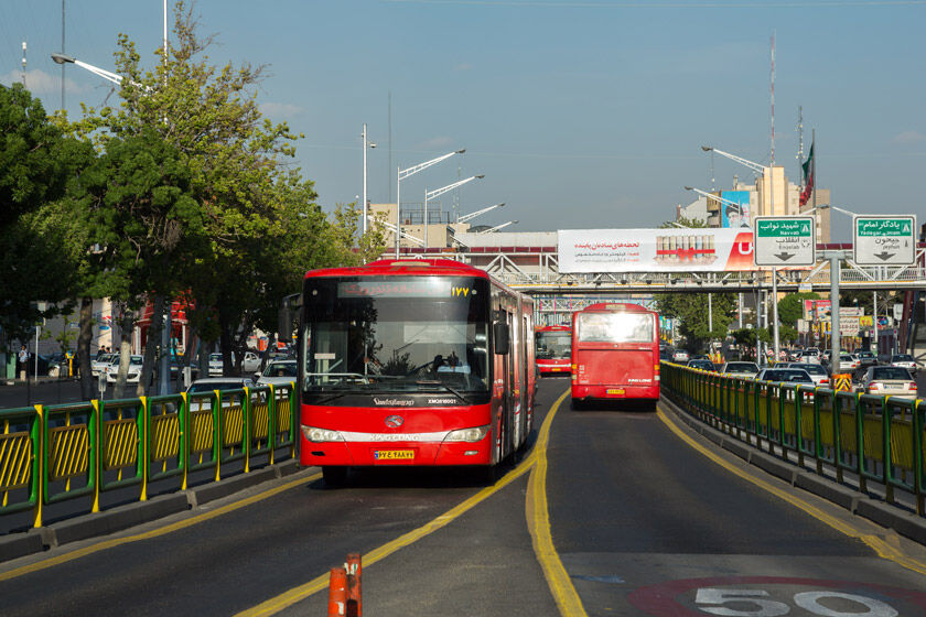 حمل‌ و نقل عمومی راهکار مقابله با معضل ترافیک
