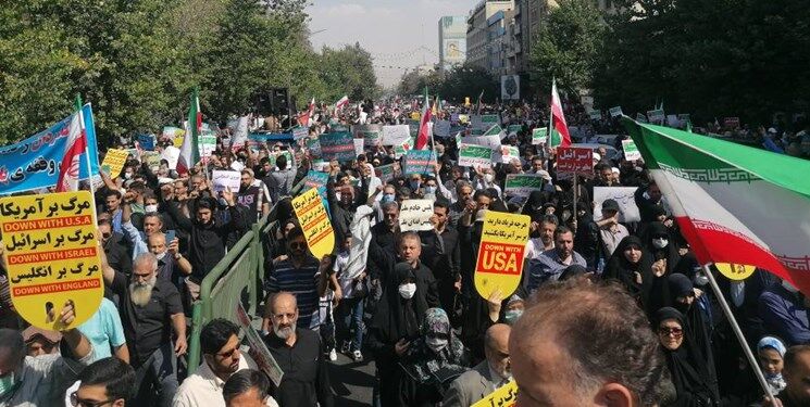  راهپیمایی مردم در محکومیت حرکات هنجارشکنانه/ قدردانی راهپیمایان از نیروی انتظامی 