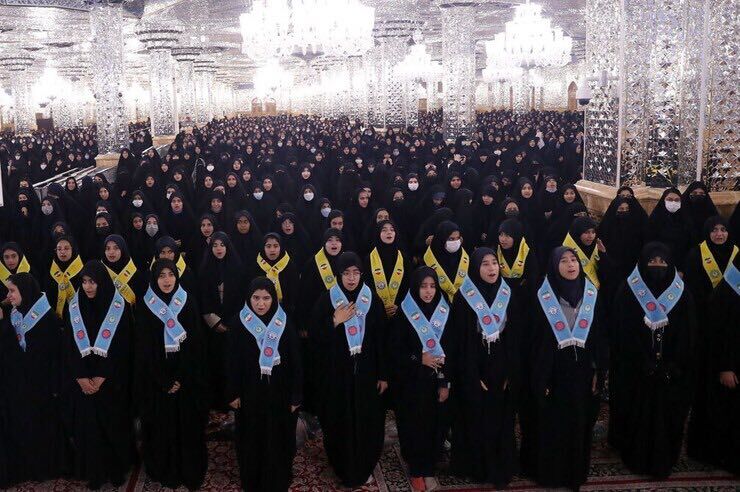پنج هزار دانش‌آموز دختر مشهدی در همایش "نور چشم" شرکت کردند