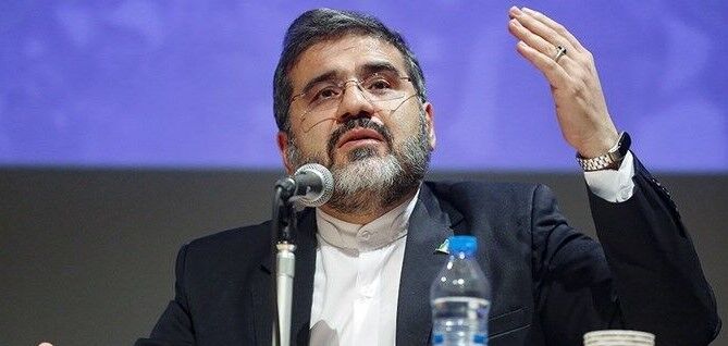 ملت بزرگ ایران با برخورداری از بلوغ رسانه‌ای در برابر تهاجمات رسانه‌ای دشمن از آزادی خود دفاع می‌کند