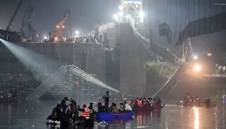 افزایش کشته‌های حادثه ریزش پل در هند/ ۱۴۱ قربانی تاکنون