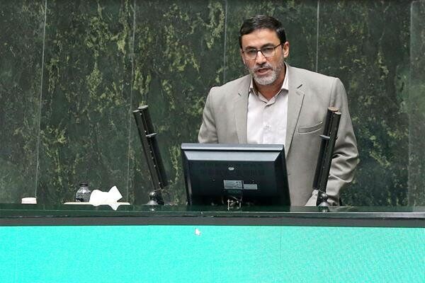 طاهری: مخالفت ما با استیضاح فاطمی امین به معنای دادن چک سفید امضاء نیست