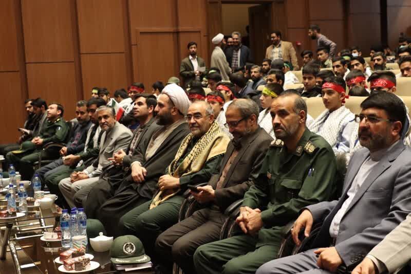 مراسم تحلیف فرماندهان بسیج دانش آموزی در مشهد برگزار شد/ دشمن در پی تغییر سبک زندگی دهه هشتادی ها 