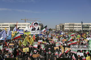 راهپیمایی 13 آبان در مشهد آغاز شد/ میدان شهدا پذیرای دانش‌آموزان مشهدی
