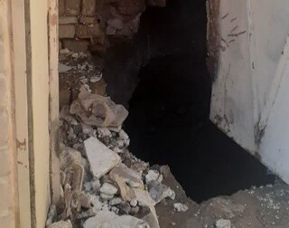 سارقان، بخشی از یک خانه تاریخی دزفول را تخریب کردند 