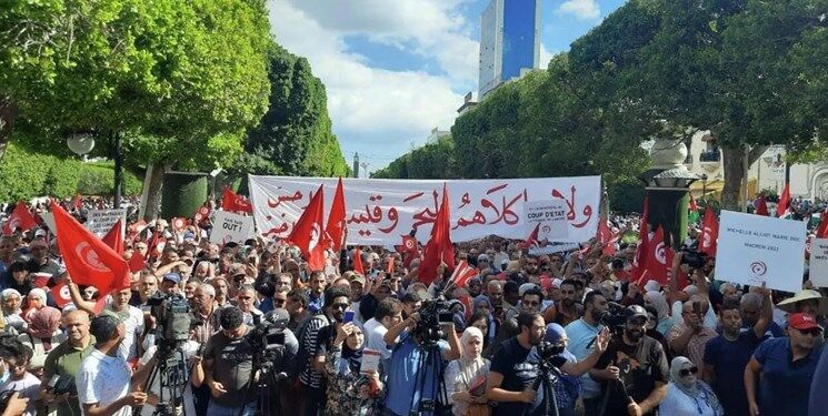 تونسی‌ها در خیابان؛ متحد بن‌سلمان برود