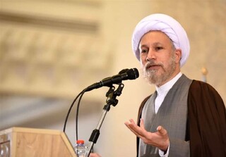 امام جمعه شیراز: برای ساخت ایران قوی باید ارتباطات سیاسی ما با دنیا تقویت شود