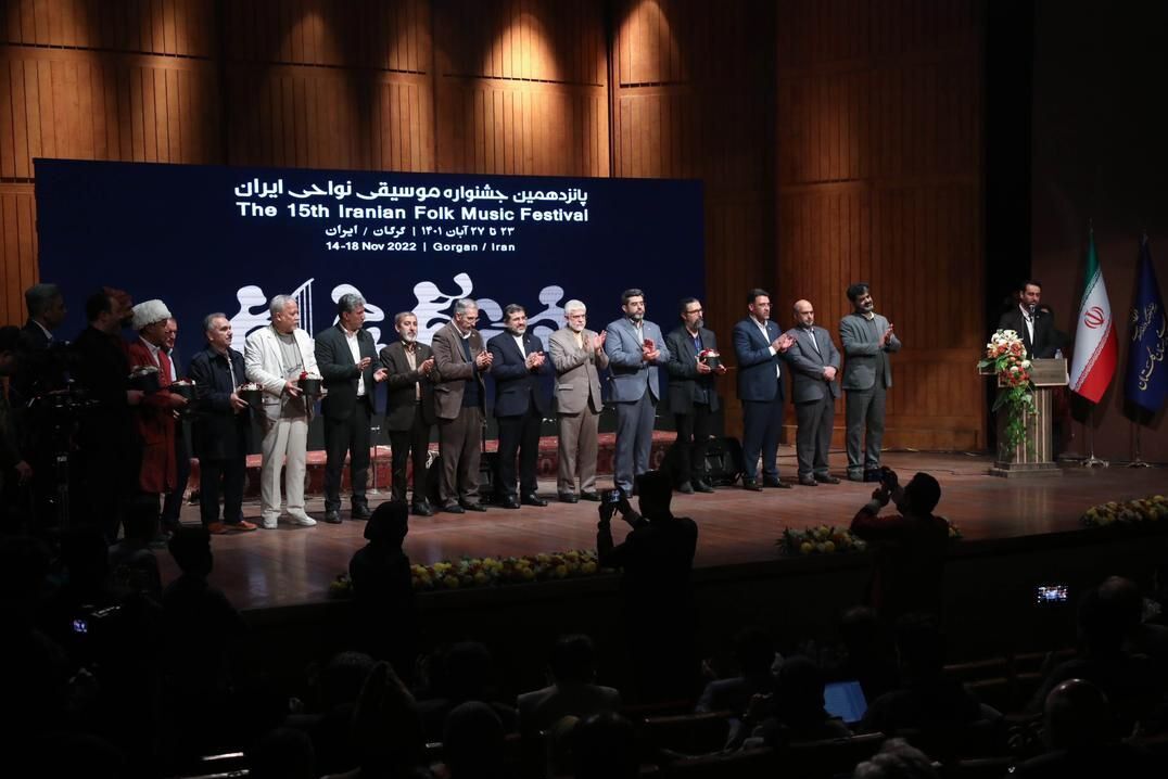 وزیر فرهنگ در اختتامیه جشنواره نواحی: موسیقی عامل پیوند ایرانیان است /مرآتی دبیردوره شانزدهم شد