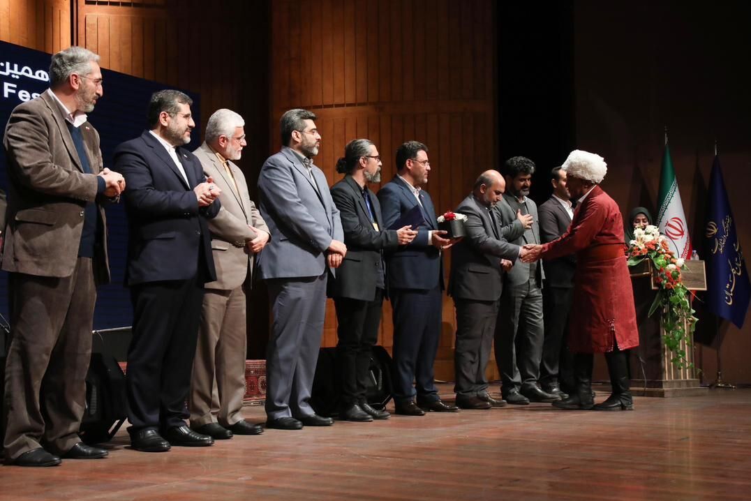 وزیر فرهنگ در اختتامیه جشنواره نواحی: موسیقی عامل پیوند ایرانیان است /مرآتی دبیردوره شانزدهم شد