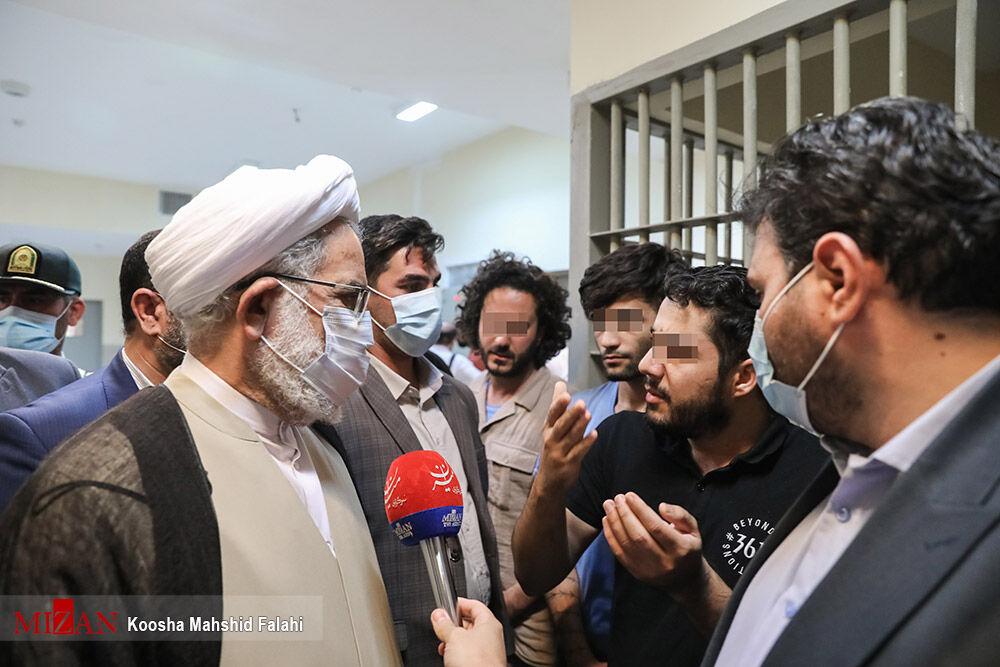 حضور دادستان کل کشور در محل نگهداری دستگیرشدگان اغتشاشات اخیر در مشهد 