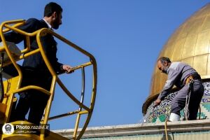 شستشوی گنبد صحن قدس حرم مطهر رضوی