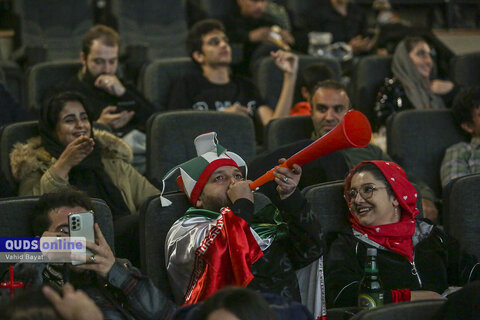 گزارش تصویری I تماشای فوتبال ایران و آمریکا در سینما هویزه مشهد