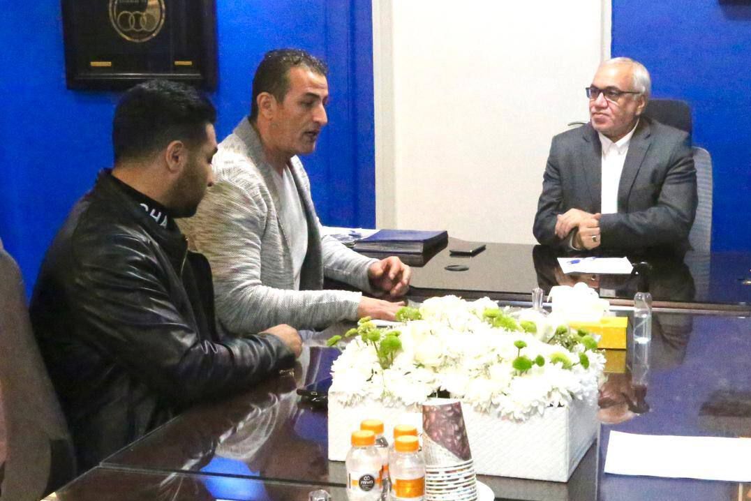 ملاقات مدیرعامل باشگاه استقلال و پرویز برومند +عکس