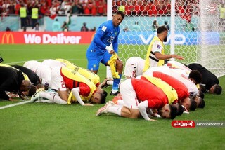 سجده شکر بازیکنان مراکش پس از صعود
