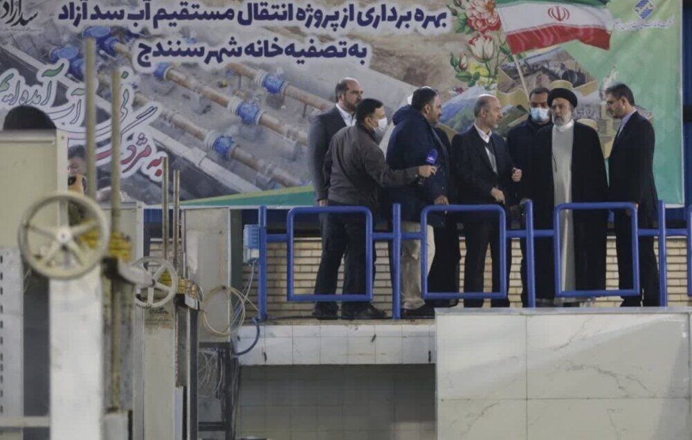 سفر رئیسی به کردستان/ تأکید رئیس جمهور بر تلاش در تولید و اشتغال