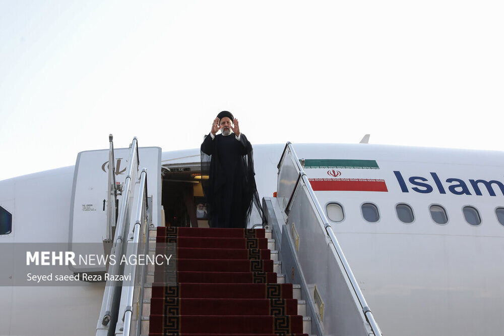 سفر رئیسی به کردستان/ تأکید رئیس جمهور بر تلاش در تولید و اشتغال