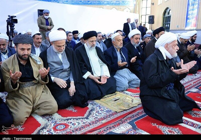 دیدار خودمانی و بدون تشریفات رئیسجمهور با علمای شیعه و سنی کردستان +تصاویر