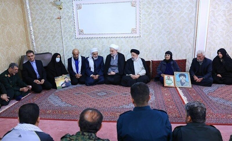 جزئیاتی از دیدار رئیس‌جمهور با خانواده شهدای اغتشاشات کردستان/ مجازات ‌قاطع‌ عاملان شهادت مدافعان امنیت