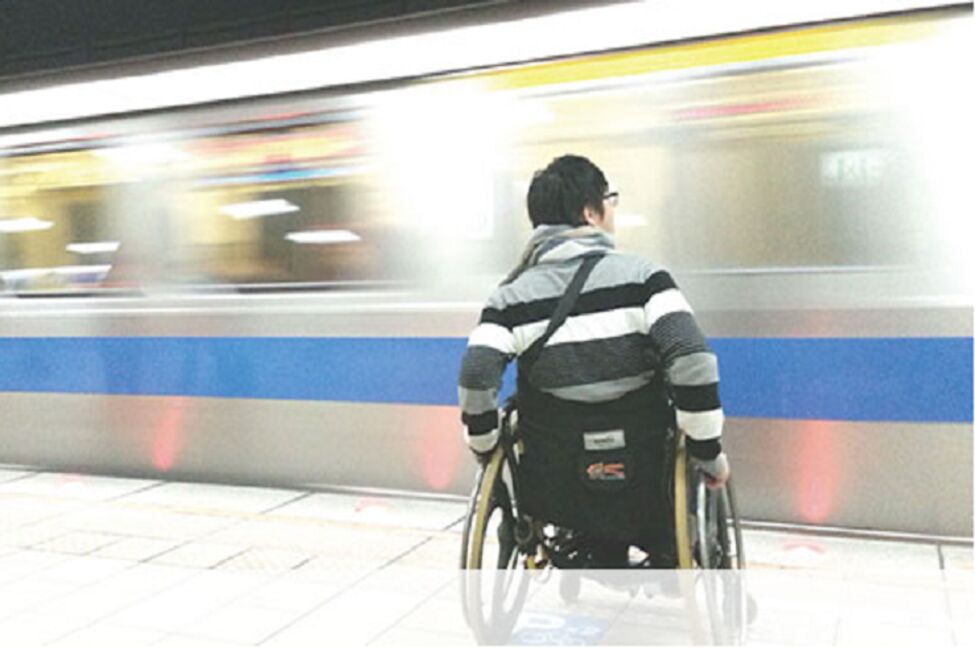 خرابی آسانسور مترو در ایستگاه دانش آموز و سرگردانی دانش آموزان معلول در مشهد! 