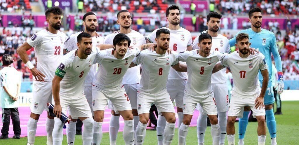 انتقاد یک روزنامه از بالا بودن میانگین سنی تیم ملی ایران؛ این تیم «پیر» است