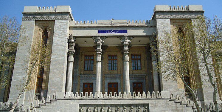 جزئیات احضار سفیر انگلیس به وزارت خارجه | وزارت خارجه ایران: اظهارات مقامات انگلیسی خارج از نزاکت است