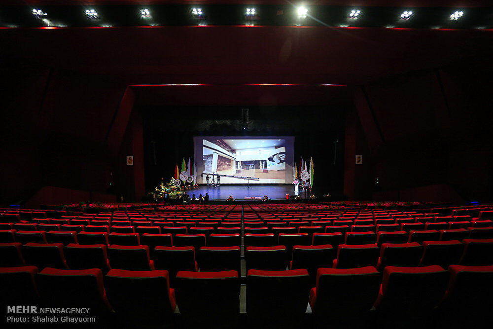 پردیس تئاتر تهران با «چرتکه» به سوگ فاطمی می‌نشیند