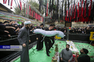 خاکسپاری یک شهید گمنام در دانشکده فنی و حرفه‌ای منتظری مشهد