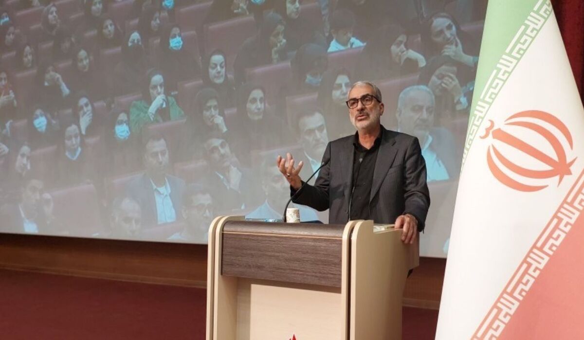 وزیر آموزش و پرورش: دانش آموزان باید خیرین مدرسه ساز را بشناسند و عمل آنان را الگو قرار دهند وزیر آموزش و پرورش: دانش آموزان باید خیرین مدرسه ساز را بشناسند و عمل آنان را الگو قرار دهند