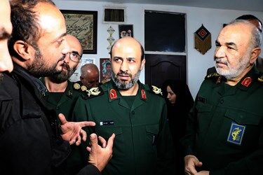 دیدار فرمانده کل سپاه پاسداران با خانواده شهید عجمیان