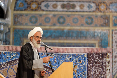 گرامیداشت حماسه ٩ دی در حرم مطهر رضوی