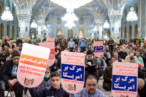 گرامیداشت حماسه ٩ دی در حرم مطهر رضوی