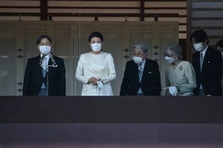 امپراتور ژاپن بعد از دو سال برای تبریک سال نو حاضر شد