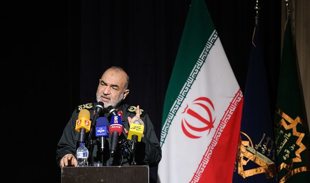 فرمانده کل سپاه پاسداران: شهید رئیسی معیار یک رئیس‌جمهوری کامل بود / رئیس‌جمهورِ شهید منزلت ‌بین‌المللی ایران را رشد داد