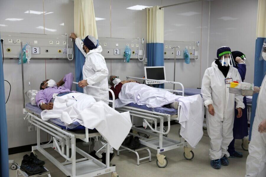 آماده‌باش بیمارستان‌های مشهد برای پیک جدید کرونا
