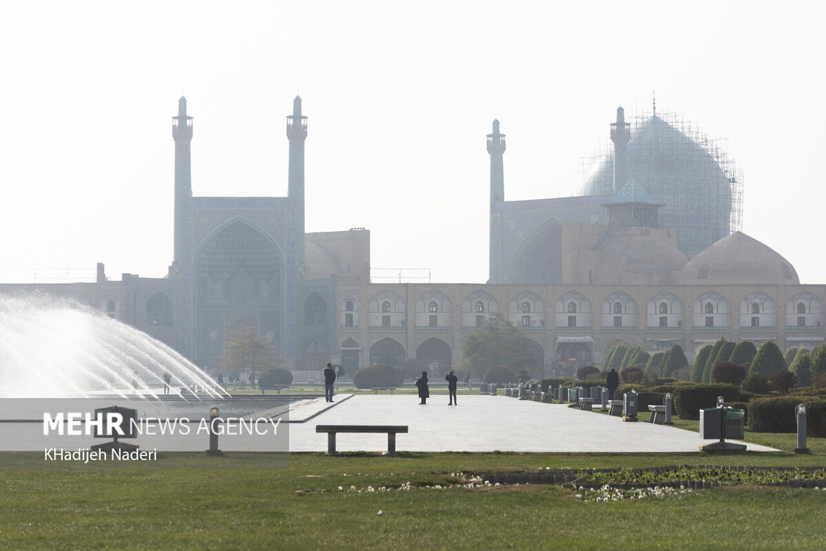 زور باران به آلودگی هوای اصفهان نرسید/ شاخص هوای روز جمعه ۱۵۳