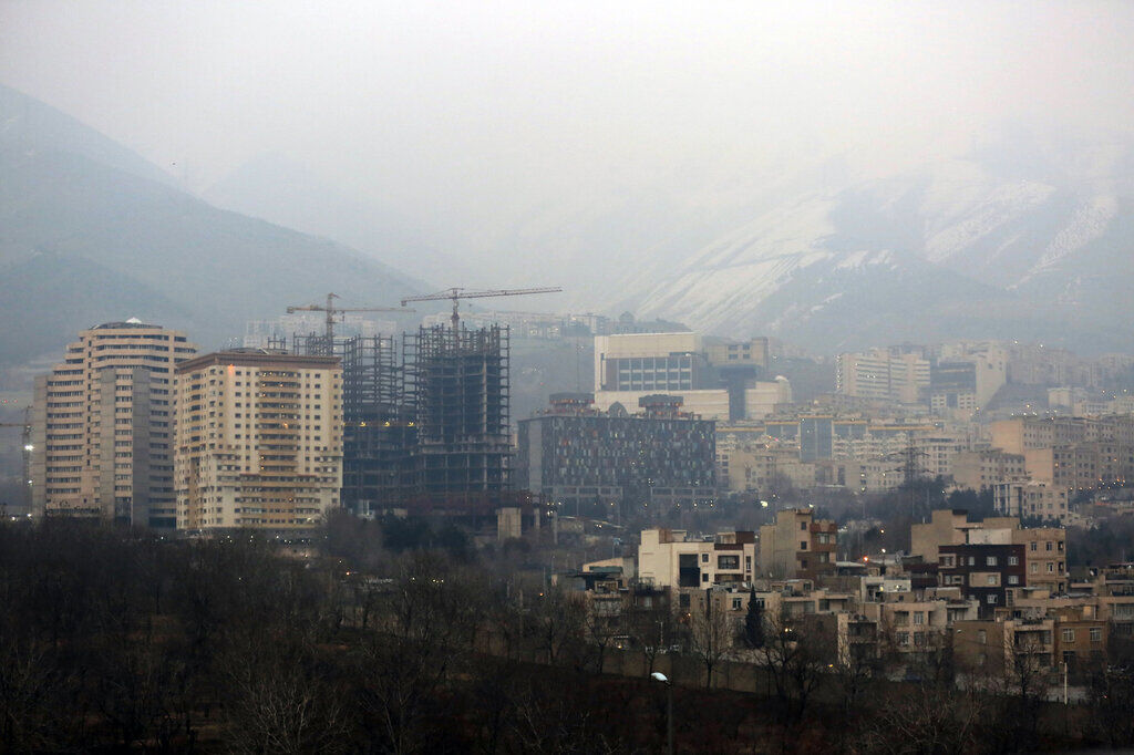 هوا در ۳۰ نقطه تهران آلوده است 