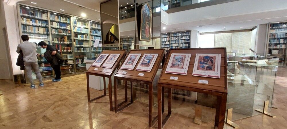 کتاب دعای پادشاه فرانسه را در کاخ نیاوران ببینید